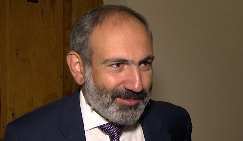 Nikol Pashinyan meets foreign diplomats