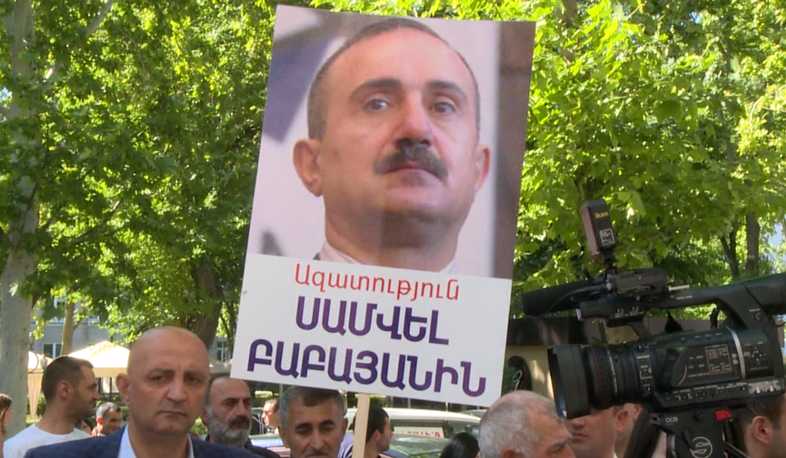 Ցուցարարները պահանջում են ազատ արձակել Սամվել Բաբայանին
