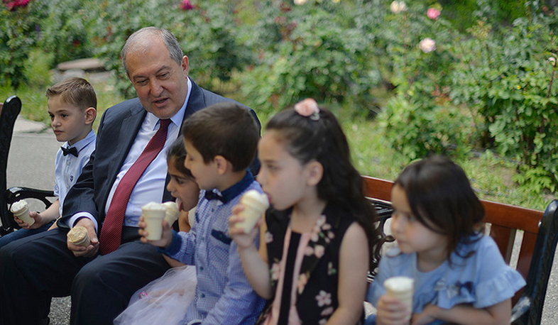 Երեխաները՝ նախագահականում