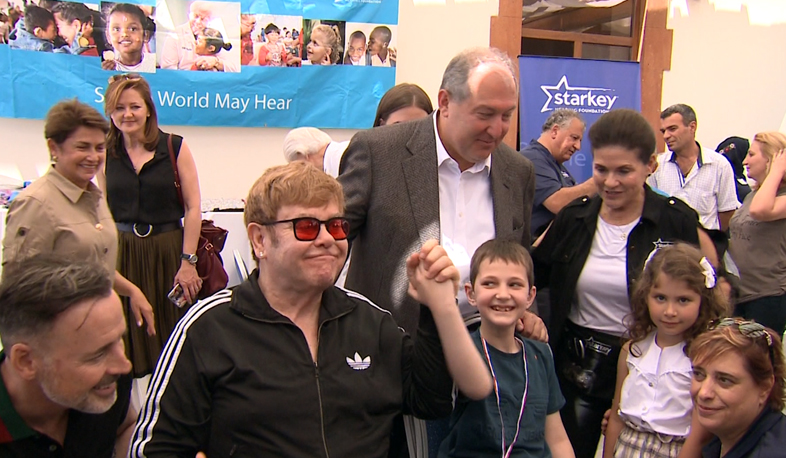 Էլթոն Ջոն. «Հայաստանում շատ էներգիա և հույս կա»