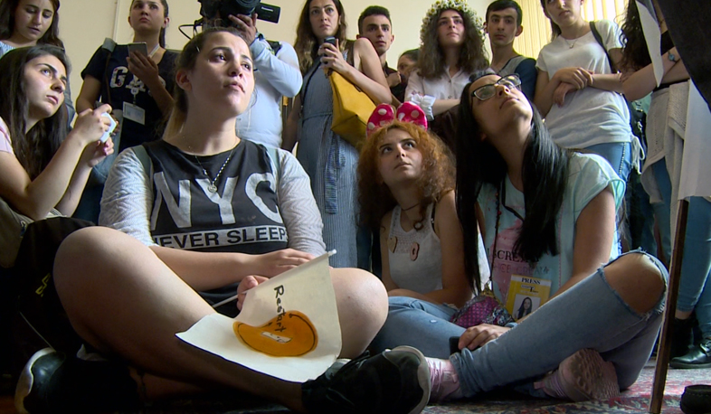 Инициатива «Рестарт ЕГУ» требует отставки ректора