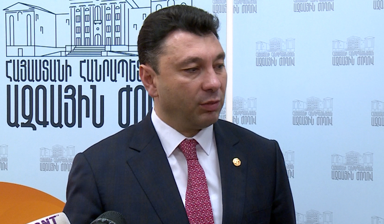 Two lawmakers leave Republican Party