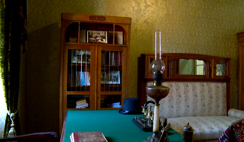 В этом доме жил Туманян