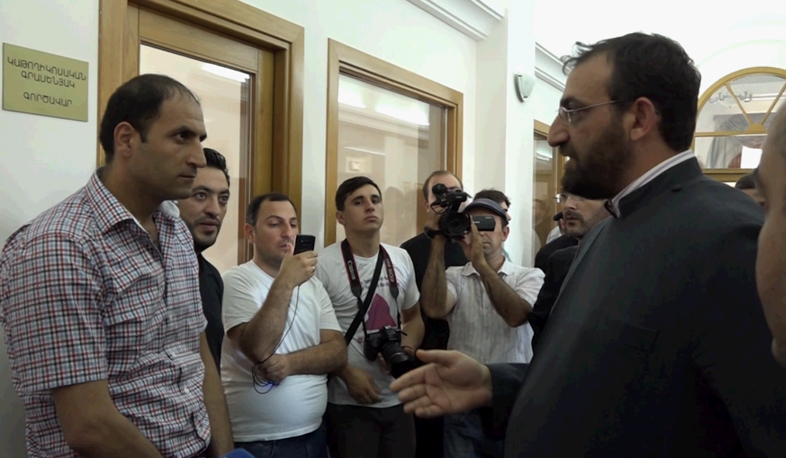 Բողոք Մայր Աթոռում