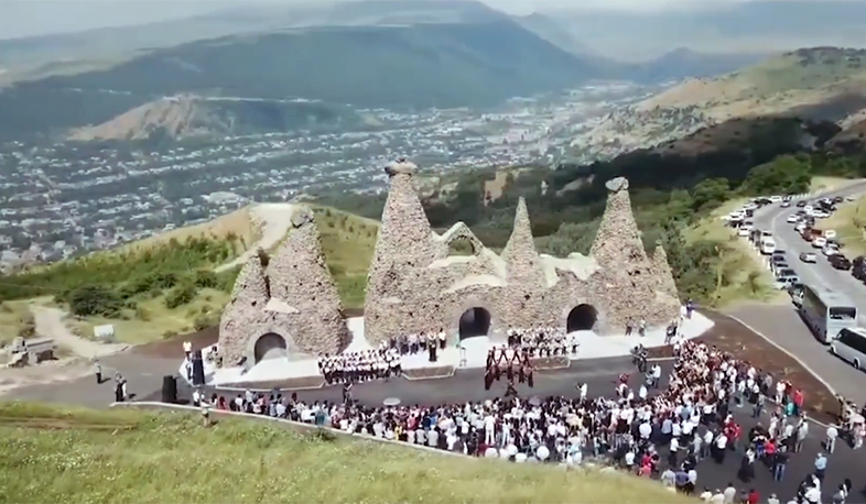 Goris: culture under red roofs