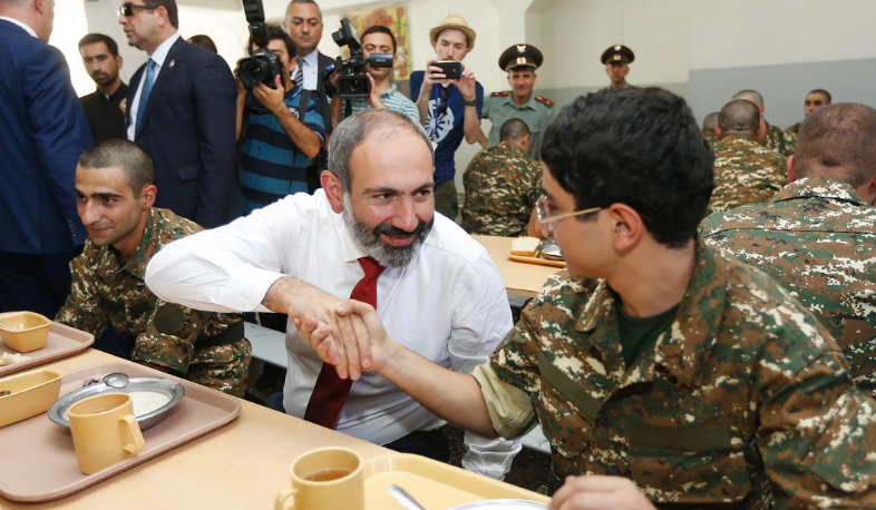 Վարչապետը ծանոթացել է ամառային զորակոչի ընթացքին