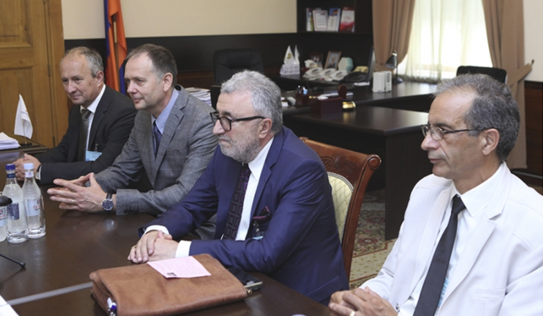Parliament Vice Speaker meets Slovak and Bulgarian business executives