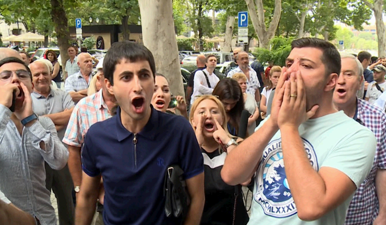 Քոչարյանին ազատած դատավորի լիազորությունները կասեցնելու պահանջ