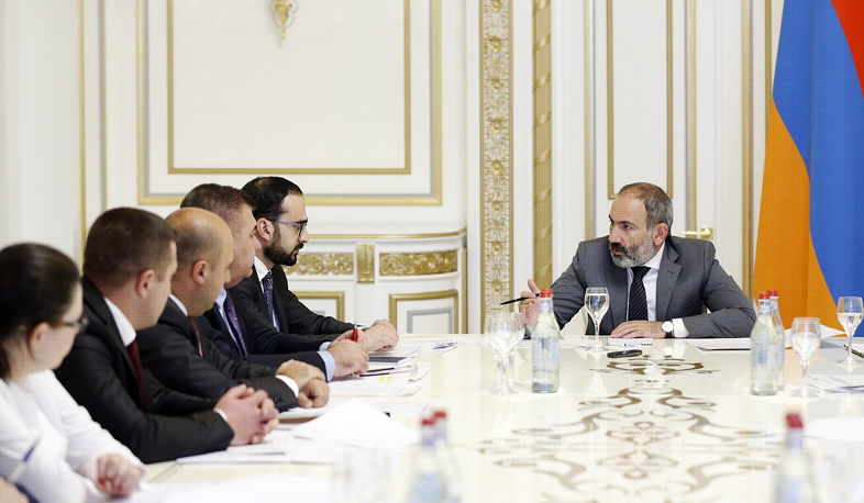 В повестке дня исполнительной власти вопрос о дорогах