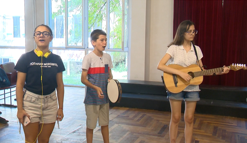 Պոլսում սկսված բարեկամությունը շարունակվեց Երևանում