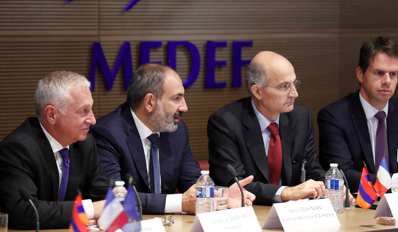 Никол Пашинян встретился с представителями MEDEF в Париже