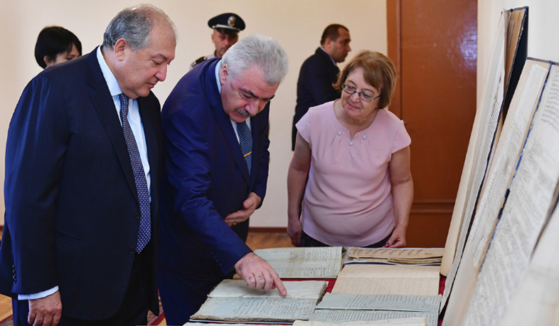 Արմեն Սարգսյանն այցելել է Հայաստանի ազգային արխիվ