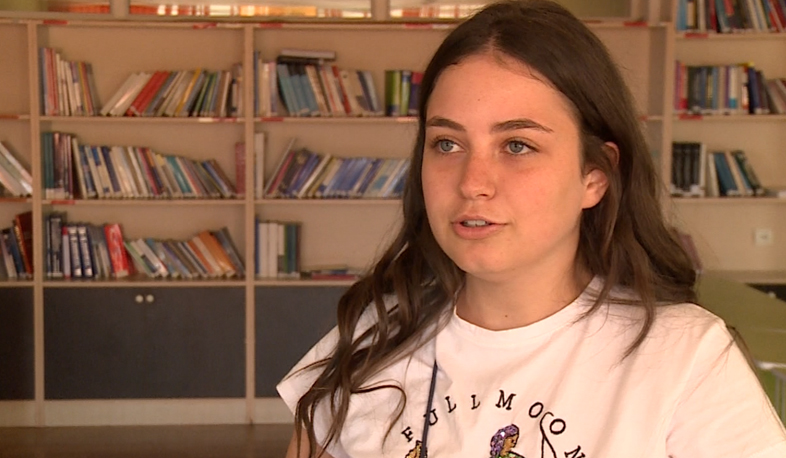 French University students support the Summit