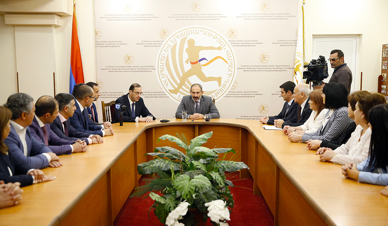 Pashinyan introduces acting ministers