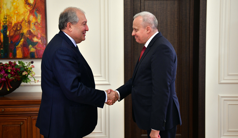 Armen Sargsyan receives Russian Ambassador