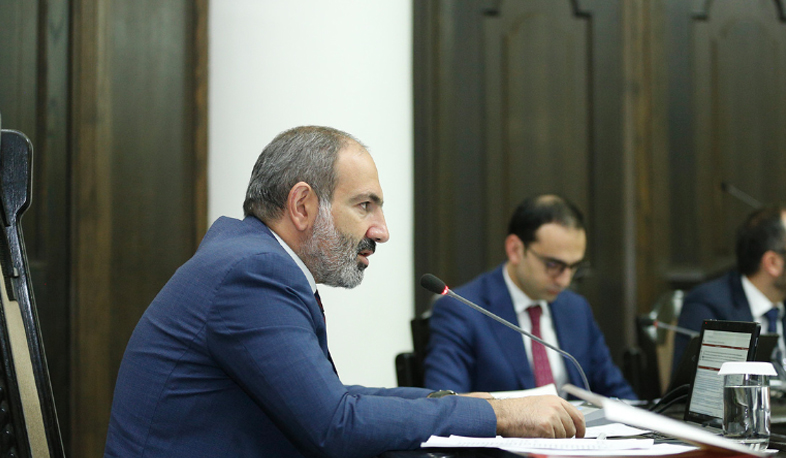 People expect constructive work from public system, says Pashinyan