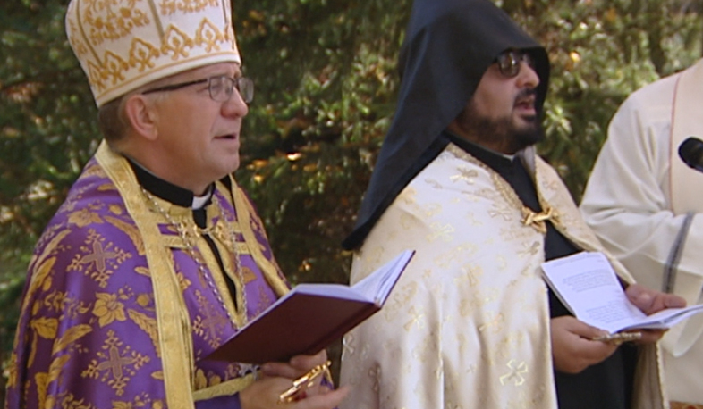 Խաչքար՝ ի նշան հայ-լեհական բարեկամության