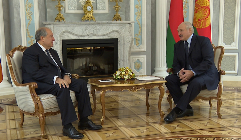 Лукашенко: отношения Армении и Беларуси - дружественные