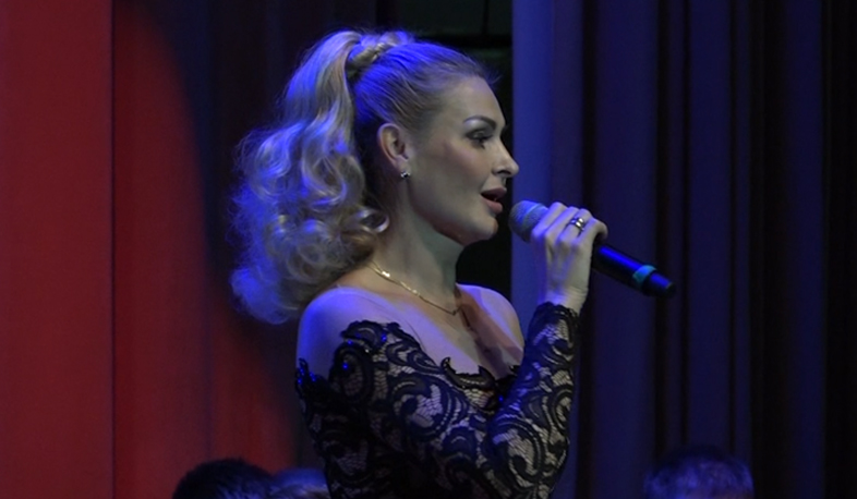 Russian military orchestra plays Khachaturian and Babajanayan