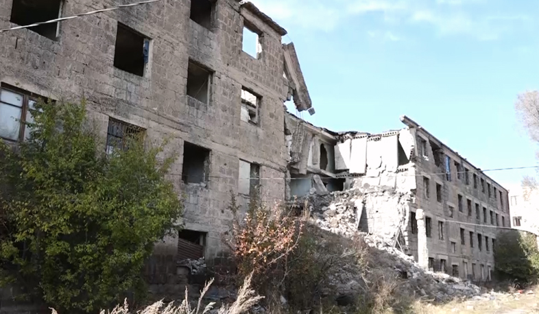 Former orphanage alumni live in buildings subject to demolition