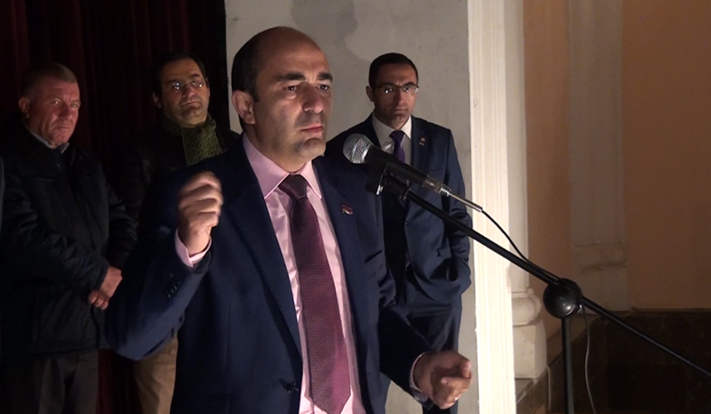 «Լուսավոր Հայաստան»-ում ազնիվ պրոֆեսիոնալներ են. Էդմոն Մարուքյան