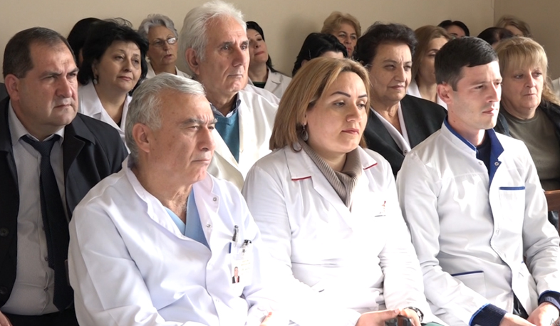 Էջմիածնի բուժաշխատողների բողոքի ցույցը