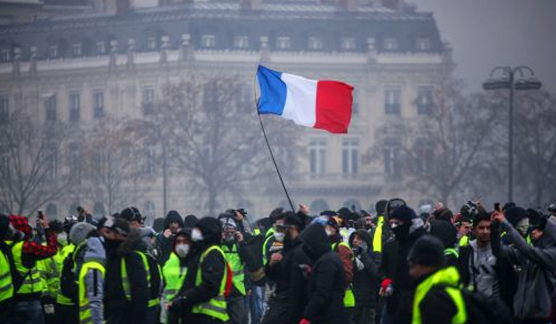 People wounded in Paris protests