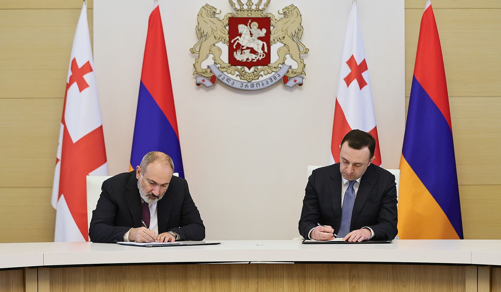 Пашинян и Гарибашвили подписали декларацию об установлении стратегического партнерства между Арменией и Грузией
