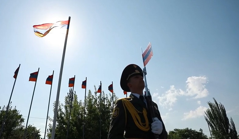 Երազի իմ երկիր հայրենի. Հայկական բանակը 32 տարեկան է