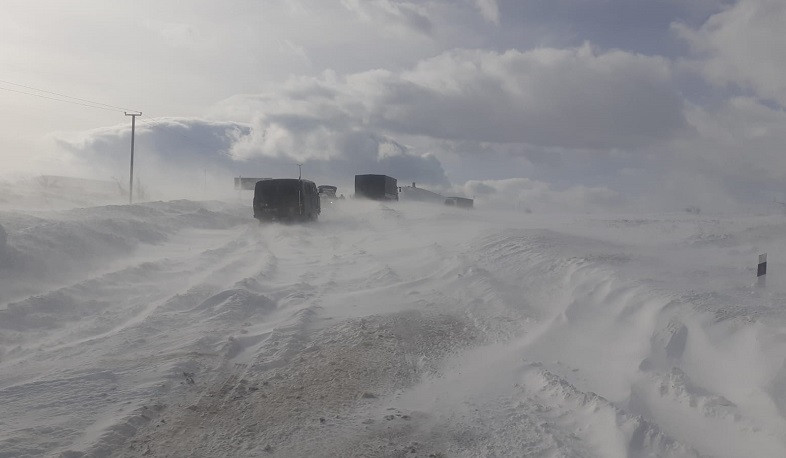 Վարդենյաց լեռնանցքը և Սյունիք գյուղից Ջերմուկի խաչմերուկ տանող ավտոճանապարհը փակ են կցորդիչով բեռնատարների համար