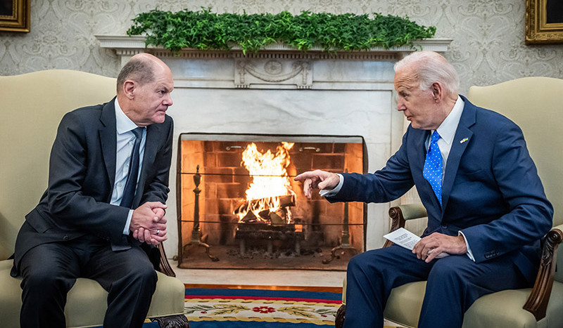 Президент РФ рассказал «абсолютно абсурдную историю» о причинах войны в Украине: Шольц