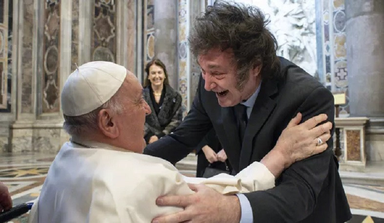 Argentine President Millay has apologized to Pope Francis for criticizing him in the past