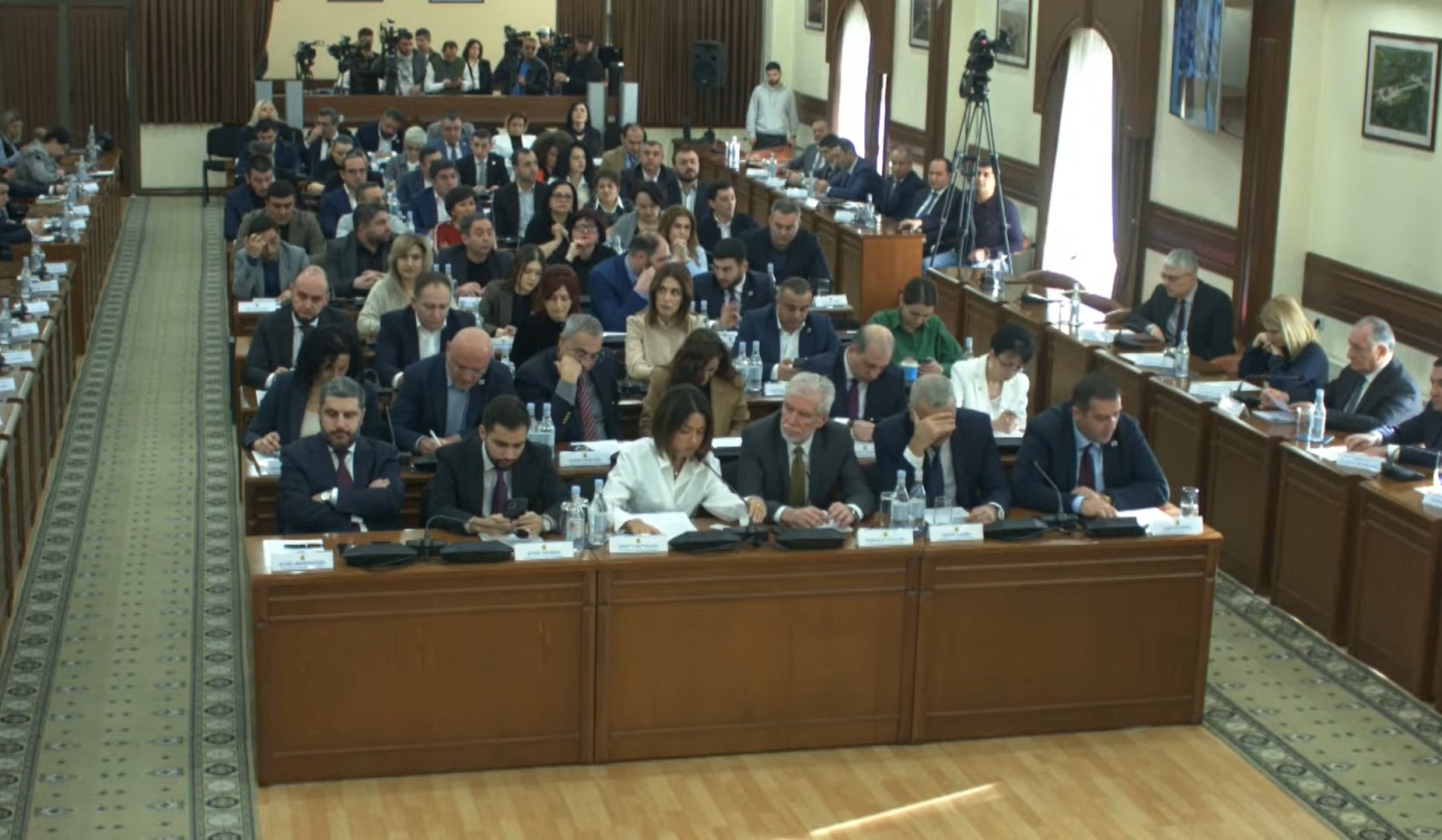 «Հանրային ձայնի» 2 անդամ դուրս են եկել խմբակցությունից՝ պահպանելով ավագանու լիազորությունները