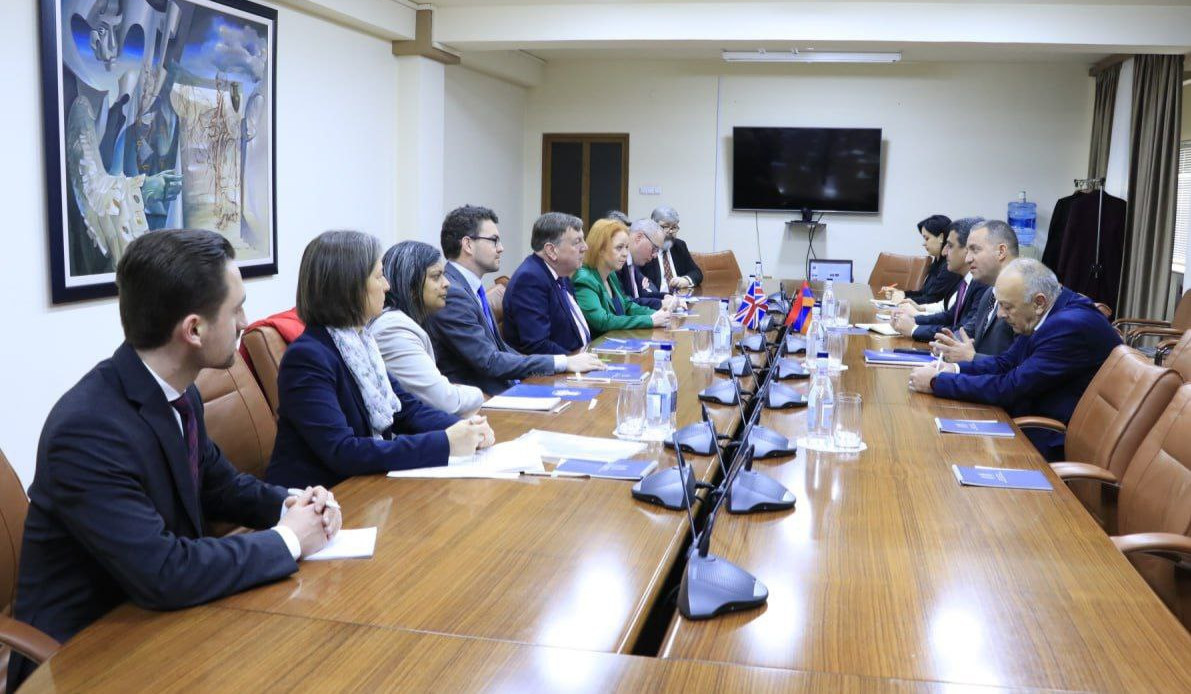Vahan Kerobyan Böyük Britaniyanın İcmalar Palatasının nümayəndə heyətinə əməkdaşlıq üçün ən uyğun istiqamətləri təqdim edib