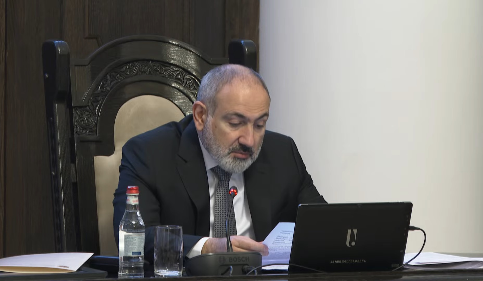 ER bütün qonşu ölkələrin ərazi bütövlüyünü tanıyır və öz ərazisindən kənarda heç bir məqsədi yoxdur: Paşinyan