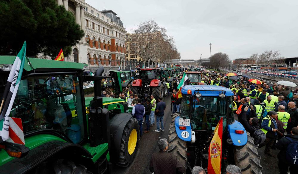 Spanish farmers hold tractor protest in Madrid
