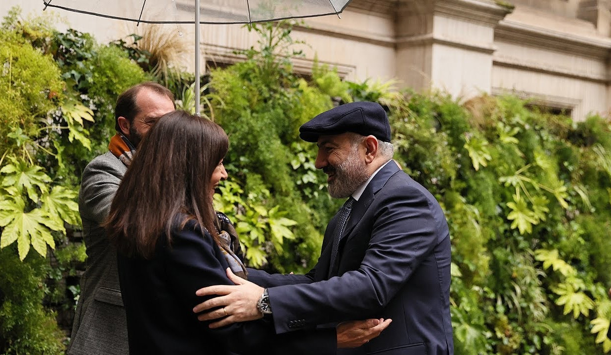 Nikol Paşinyan və Ann Hidalqo Yerevan və Paris arasında əməkdaşlığın inkişafı ilə bağlı məsələləri müzakirə ediblər