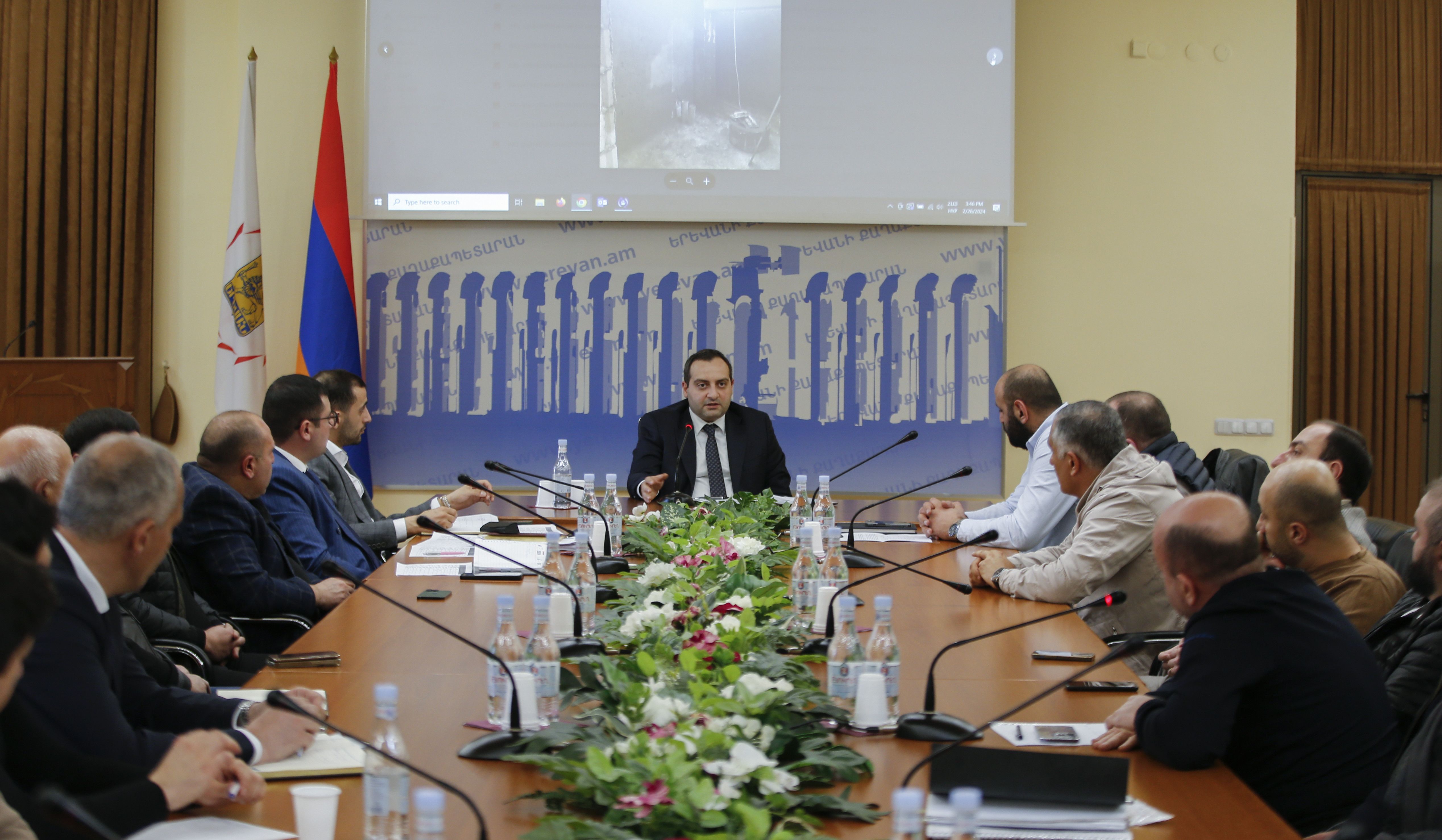 Շինարարական օբյեկտները պետք է շահագործման հանձնվեն հնարավորինս սեղմ ժամկետներում. փոխքաղաքապետը հանդիպել է կառուցապատողների հետ