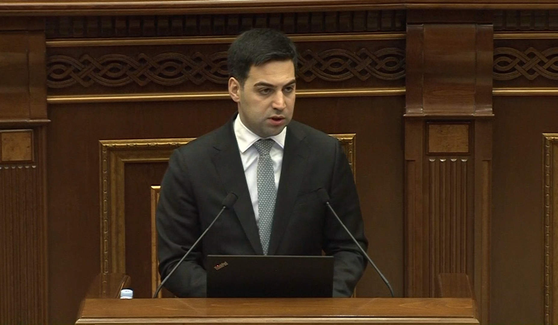 Առաջարկում ենք, որ հայրենական արտադրանքն ավելի պատշաճ ներկայացված լինի դյութի-ֆրիներում. Ռուստամ Բադասյան