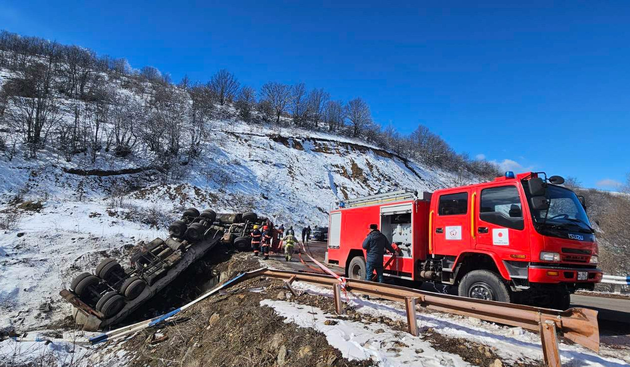 Կապան-Տաթև ավտոճանապարհին ավտոցիստեռնը շրջվել է ձորը. վարորդի վիճակը միջին ծանրության է