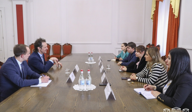 Members of Armenian delegation to PACE meet with Candidate for CoE Secretary General Indrek Saar