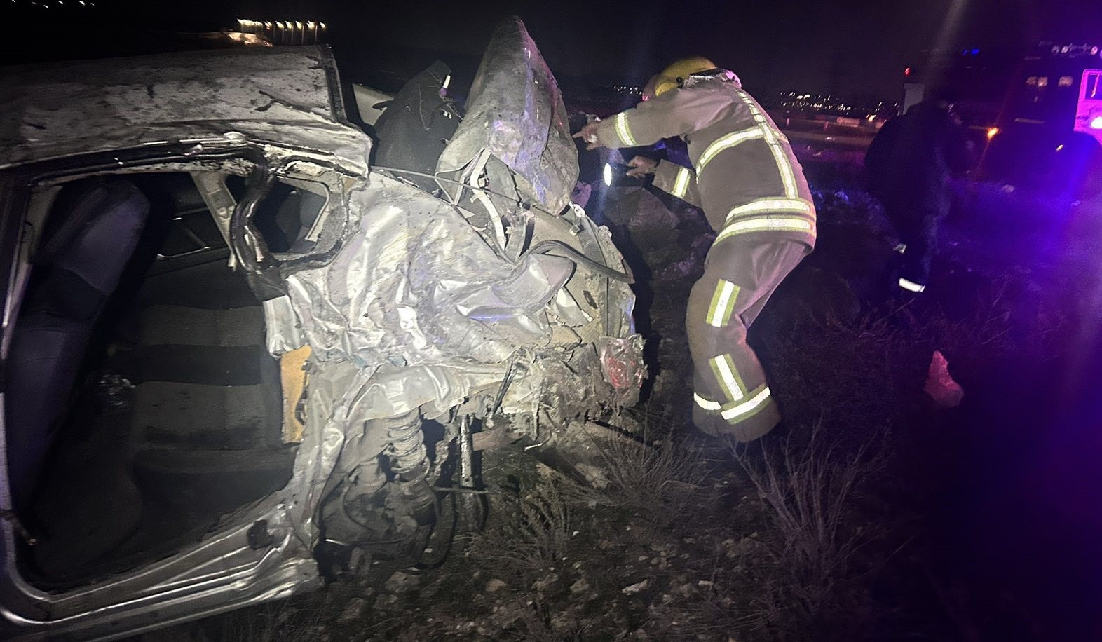 Աշտարակ-Ագարակ ճանապարհին մեքենան բախվել է երկաթյա արգելապատնեշին և հայտնվել դաշտամիջյան հատվածում. կան տուժածներ