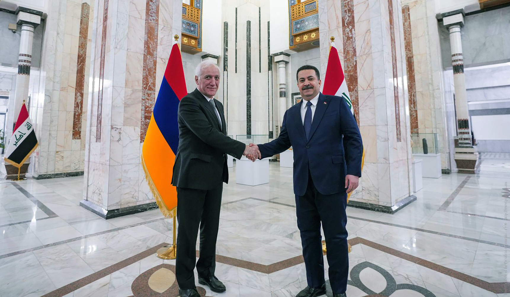 Vahaqn Xaçaturyan və İraqın baş naziri regional vəziyyətlə bağlı fikir mübadiləsi aparıblar