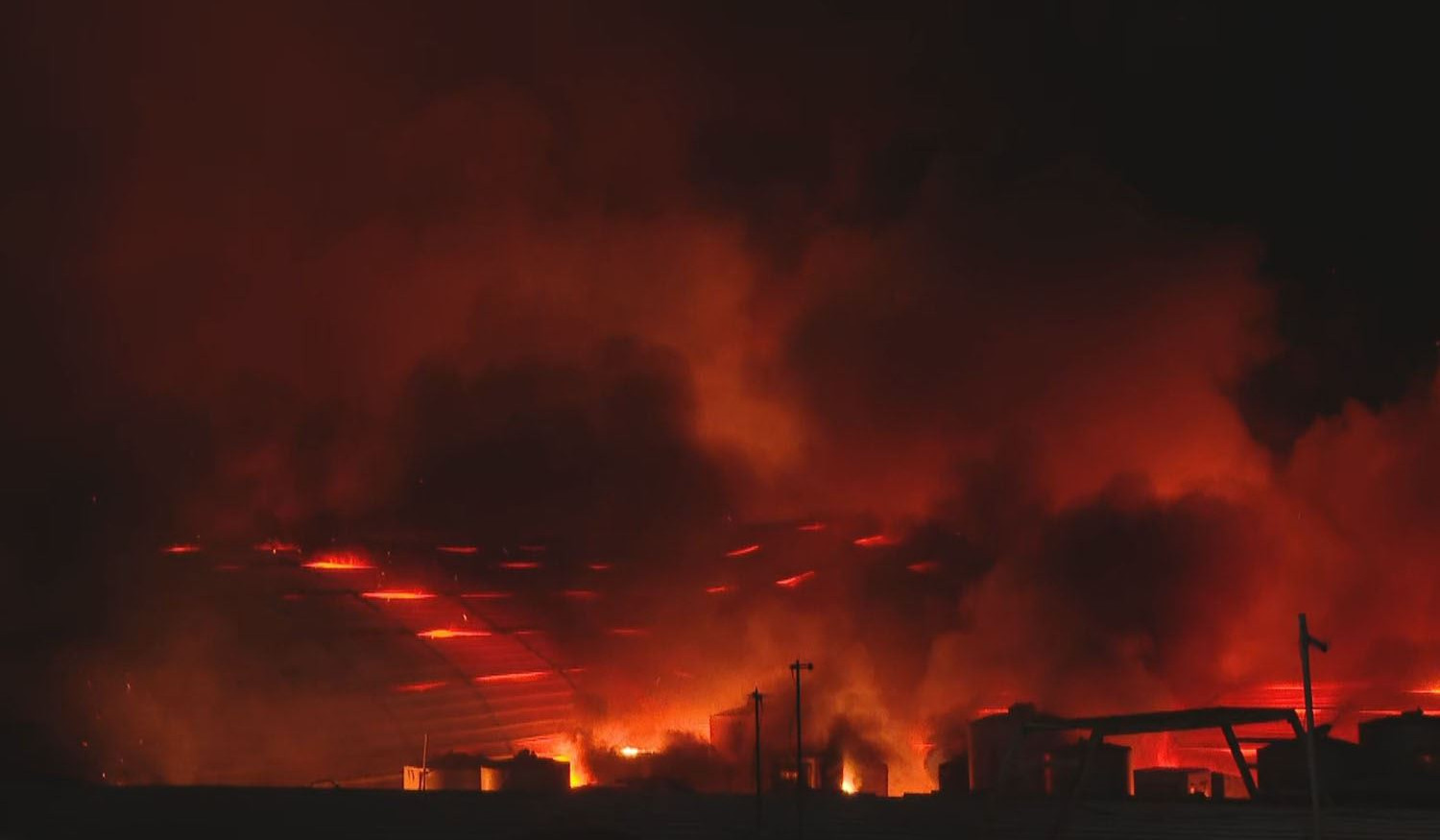 Huge fire breaks out at Iraq market
