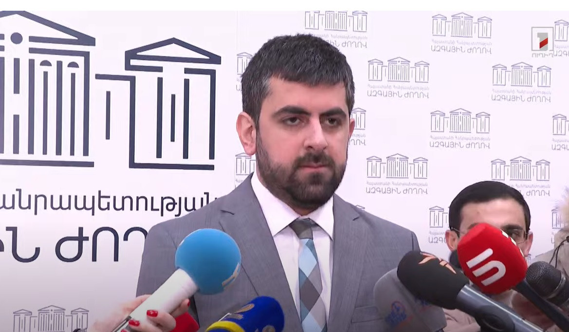 Armenian side insists that it is impossible to go back from agreed articles; Sargis Khandanyan