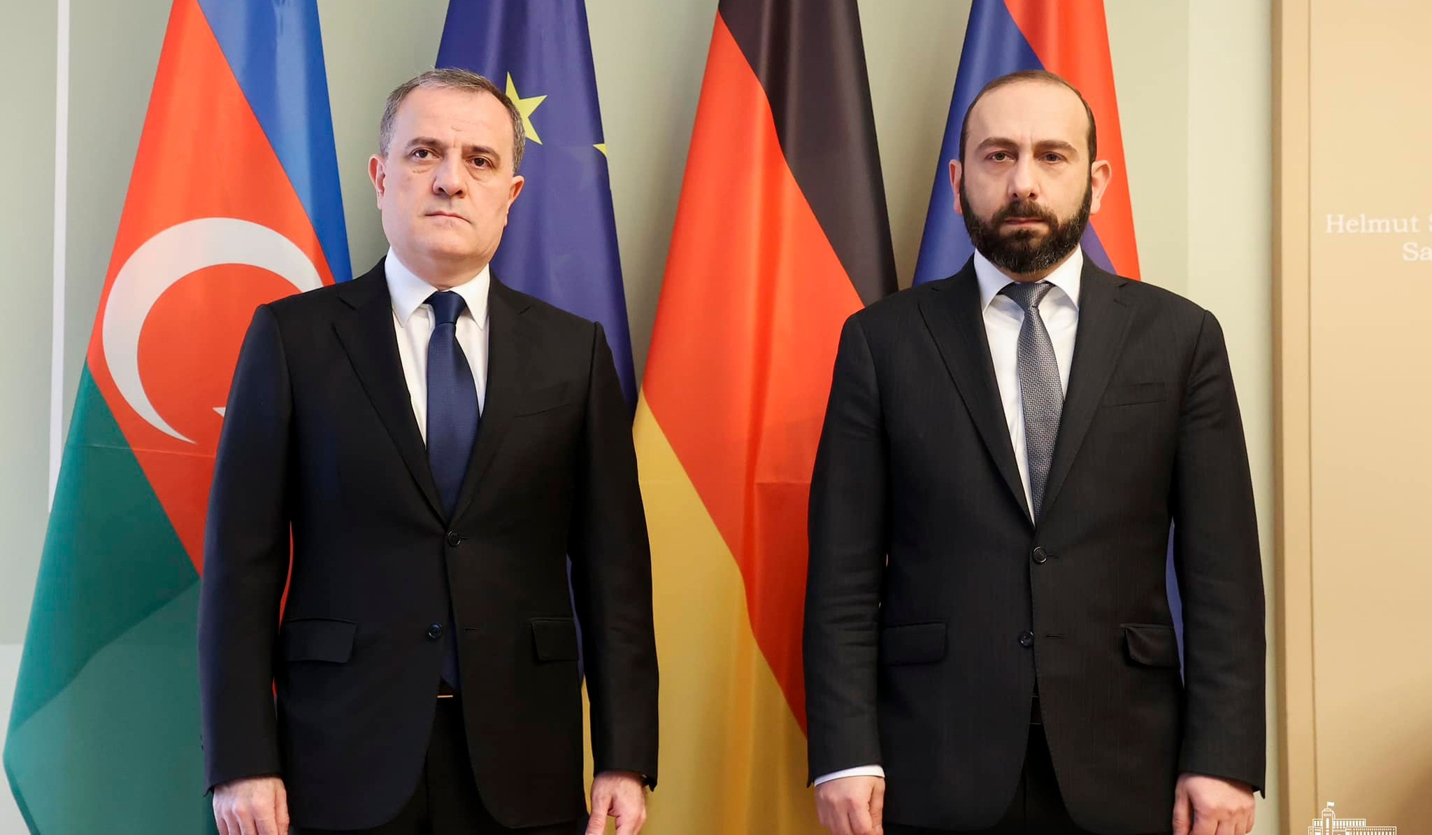 Meeting of delegations led by Ararat Mirzoyan and Jeyhun Bayramov started in Berlin