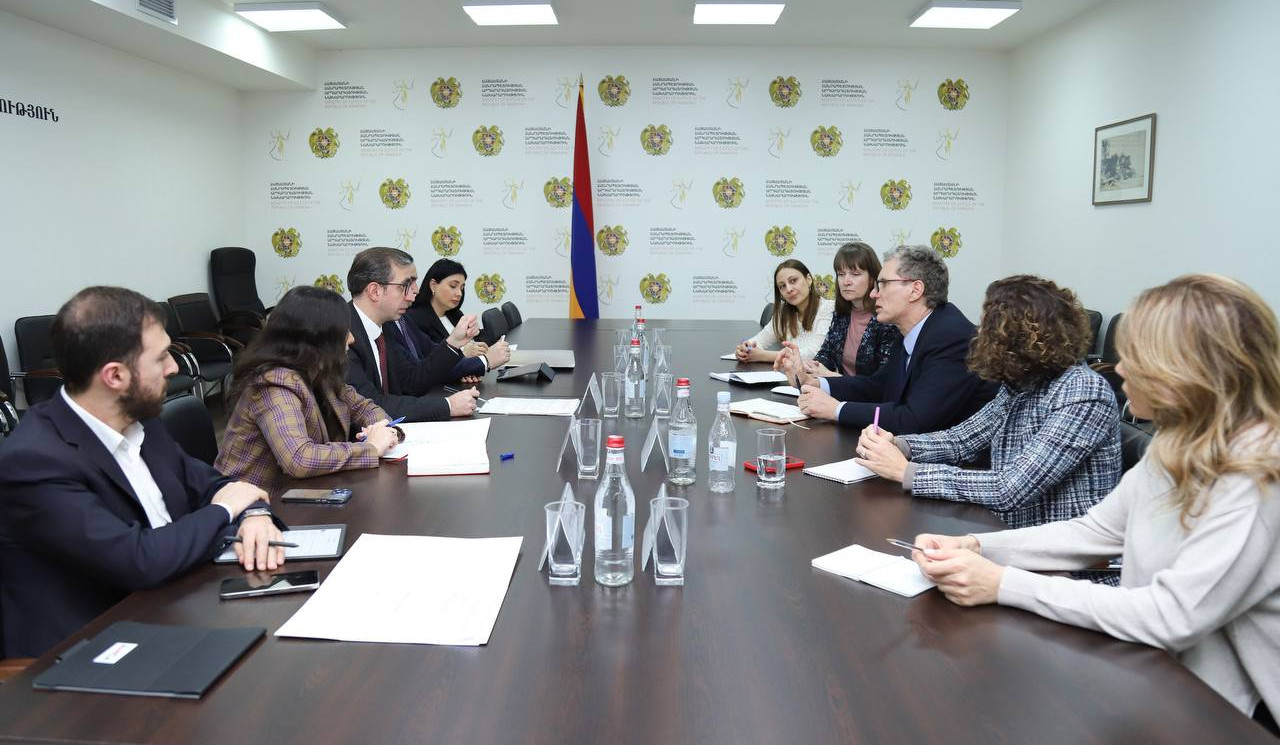 Նախանշվել են ՀԲ-ի կողմից աջակցության ընդլայնման հնարավոր ուղղությունները․ Կարեն Կարապետյանն ընդունել է Ադրիան Ֆոզարդի առաքելությանը