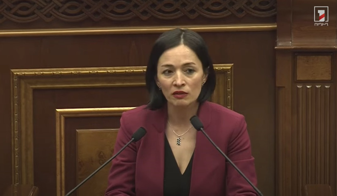 Մնում է շրջանառության մեջ. ԿԳՄՍ նախարարը՝ 7-րդ դասարանի «Հայոց պատմություն» դասագրքի մասին