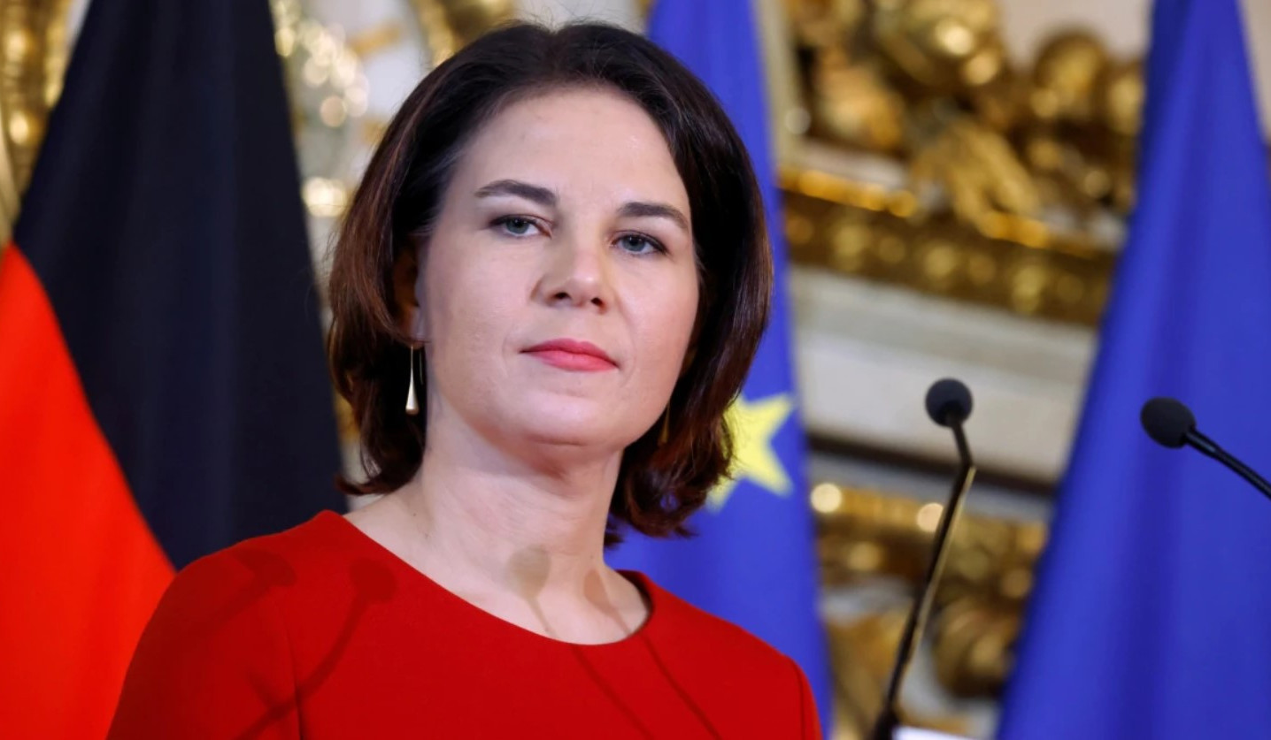 Бербок считает возможным установление мира между Арменией и Азербайджаном