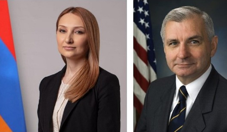 Armenia’s Ambassador to USA discusses Armenia-USA relations with Senator Reed